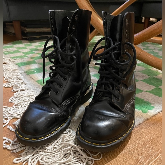 Doc Martens 1460 boots - Picture 1 of 5